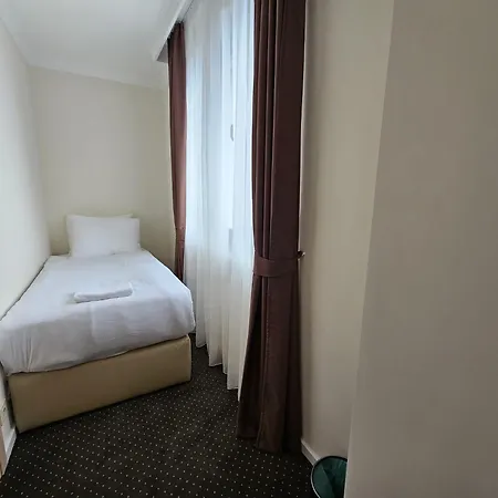 Nobel West Hotel 4*